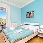 Hotel Le Petit Bleu, Terre Marine