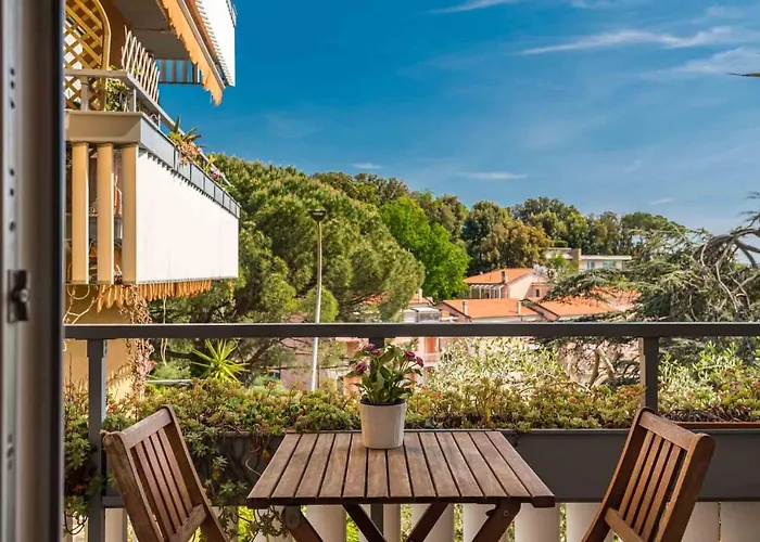 Hotel Le Petit Bleu, Terre Marine